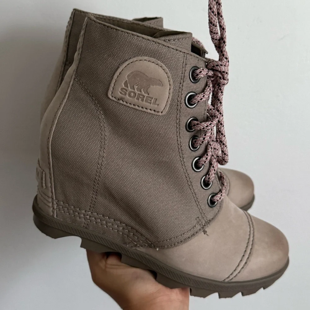Sorel Women’s Joan Of Arctic Wedge Winter Booties Taupe, Size 7.5